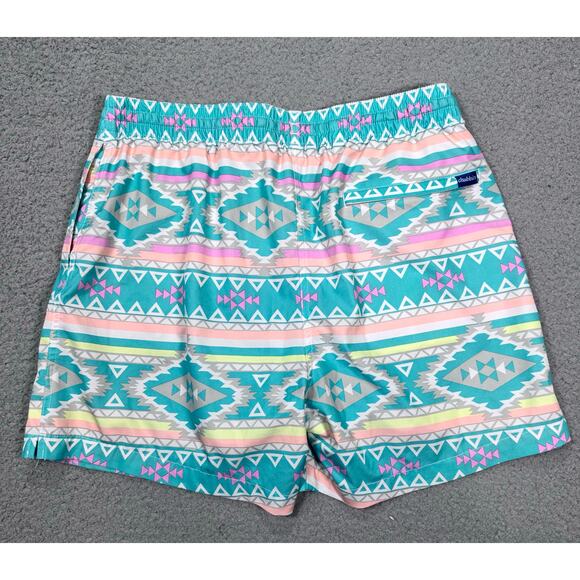 Chubbies En Fuegos Trunks Men's X-Large 5.5" Teal Geometric Swim Beach Shorts - Picture 4 of 7